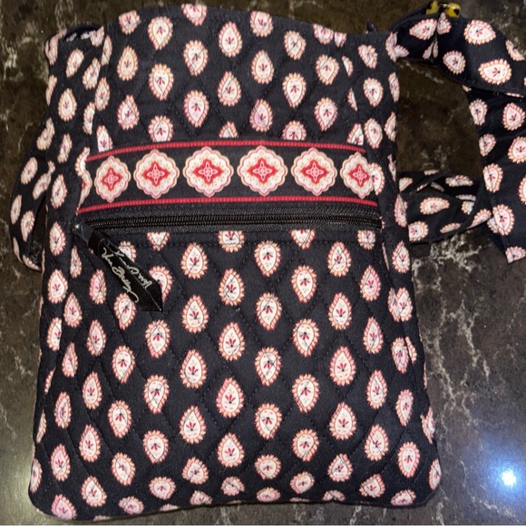 Vera Bradley 2006 Black Paisley Crossbody Bag -11.5”x 9.5”W -Zipped Pockets - Picture 2 of 9